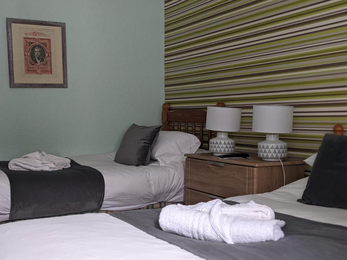 Crown Hotel Langholm Екстер'єр фото